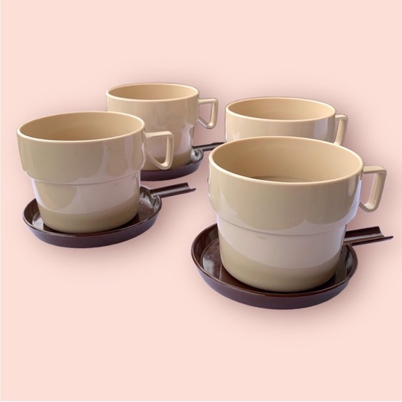 Plastimat Plastic Mugs & Pitcher Set - Picture 5 of 11